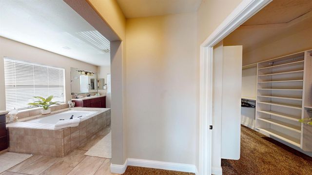 6411 W Dovewood Lane, Fresno, CA 93723