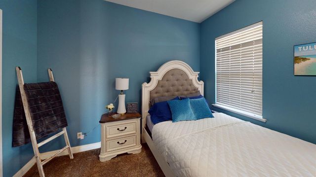 6411 W Dovewood Lane, Fresno, CA 93723