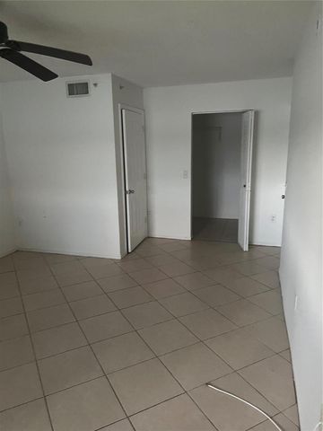 5031 Wiles Road 202, Coconut Creek, FL 33073