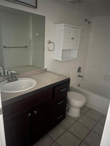 5031 Wiles Road 202, Coconut Creek, FL 33073