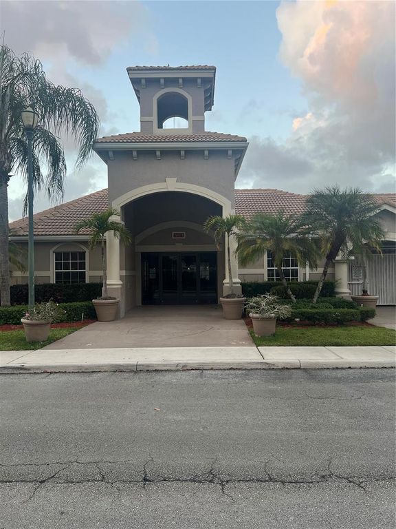 5031 Wiles Road 202, Coconut Creek, FL 33073