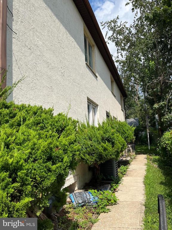 1426-B BYWOOD AVE, UPPER DARBY, PA 19082 — photo 3
