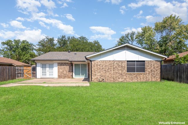 1008 Almond Drive, Mansfield, TX 76063