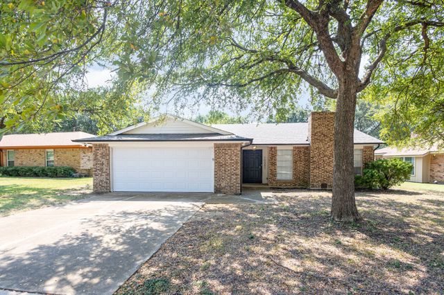 1008 Almond Drive, Mansfield, TX 76063