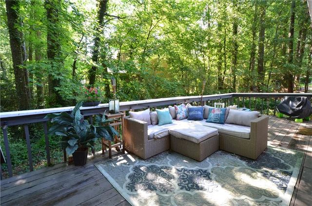 3206 Country Walk Drive, Powder Springs, GA 30127