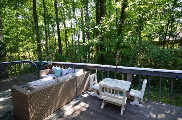 3206 Country Walk Drive, Powder Springs, GA 30127