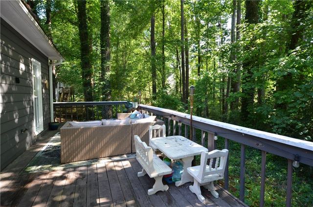 3206 Country Walk Drive, Powder Springs, GA 30127