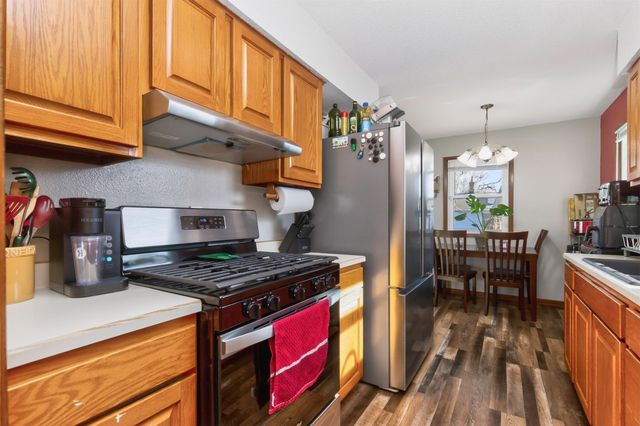 3111 E Clinton Avenue, Des Moines, IA 50317