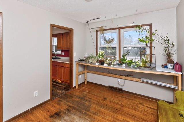 3111 E Clinton Avenue, Des Moines, IA 50317