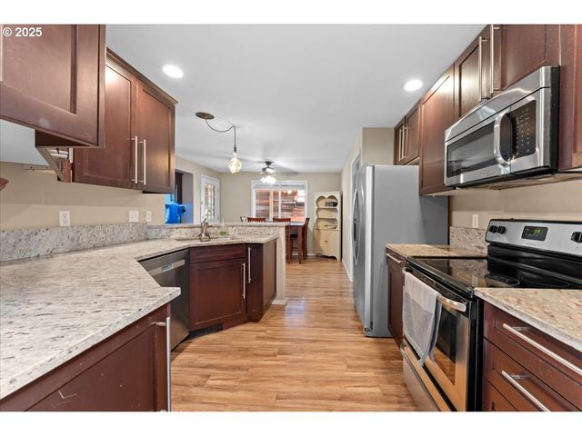 3213 MAPLE Pl, Forest Grove, OR 97116