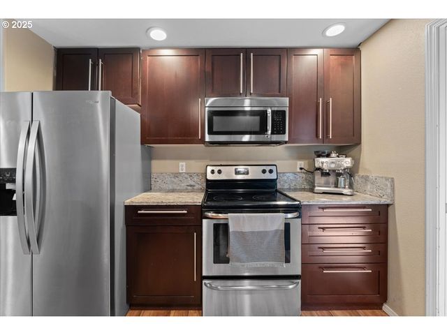 3213 MAPLE Pl, Forest Grove, OR 97116