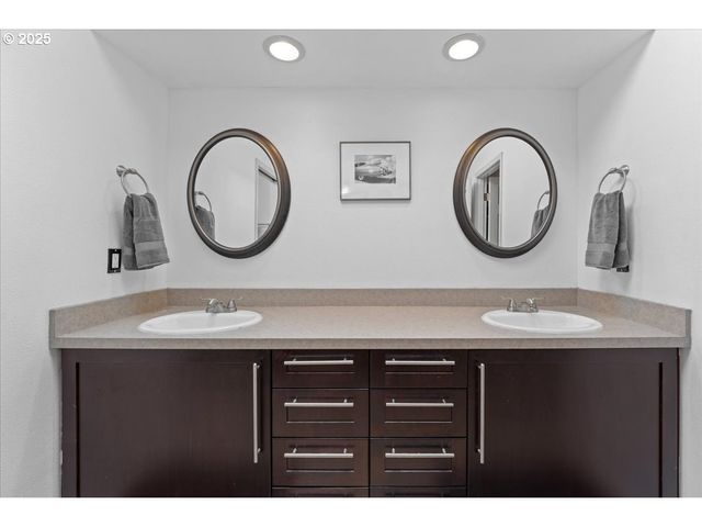 3213 MAPLE Pl, Forest Grove, OR 97116