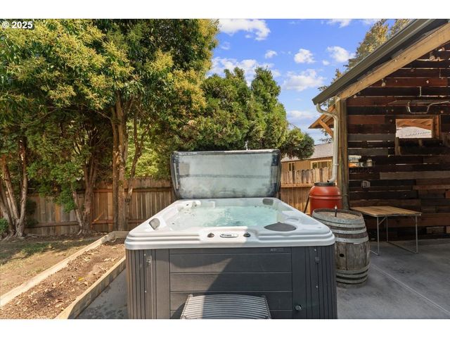 3213 MAPLE Pl, Forest Grove, OR 97116