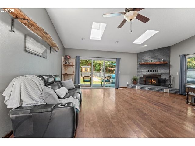 3213 MAPLE Pl, Forest Grove, OR 97116