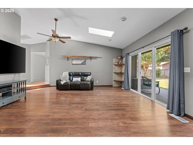 3213 MAPLE Pl, Forest Grove, OR 97116