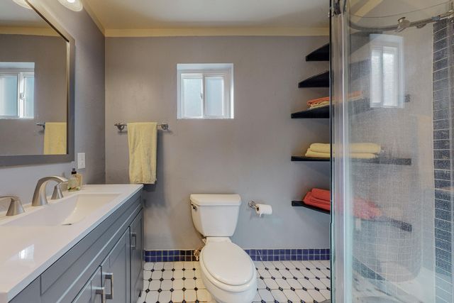 1015 Monroe Street NE, Albuquerque, NM 87110