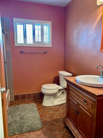 1015 Monroe Street NE, Albuquerque, NM 87110
