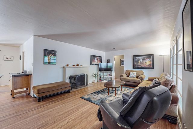 1015 Monroe Street NE, Albuquerque, NM 87110