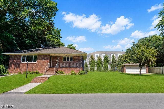27 Phoenix Ave, Edison Twp., NJ 08837