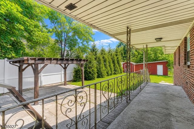 27 Phoenix Ave, Edison Twp., NJ 08837