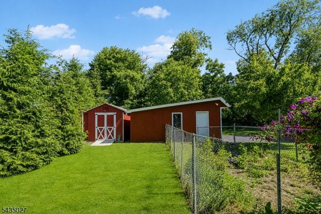 27 Phoenix Ave, Edison Twp., NJ 08837