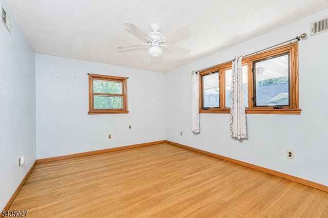 27 Phoenix Ave, Edison Twp., NJ 08837
