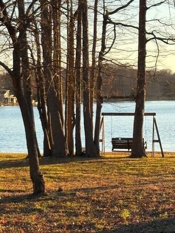 6235 Hilda Street, Coloma, MI 49038