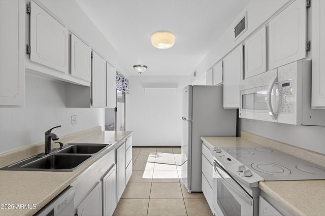 17211 N PINION Lane, Sun City, AZ 85373