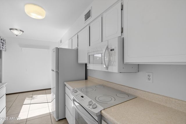 17211 N PINION Lane, Sun City, AZ 85373