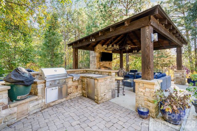 208 Pumpkin Seed Court, Matthews, NC 28104