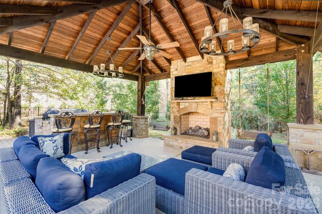 208 Pumpkin Seed Court, Matthews, NC 28104