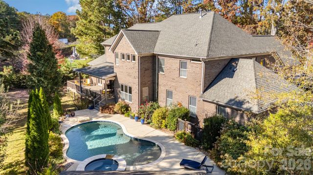 208 Pumpkin Seed Court, Matthews, NC 28104