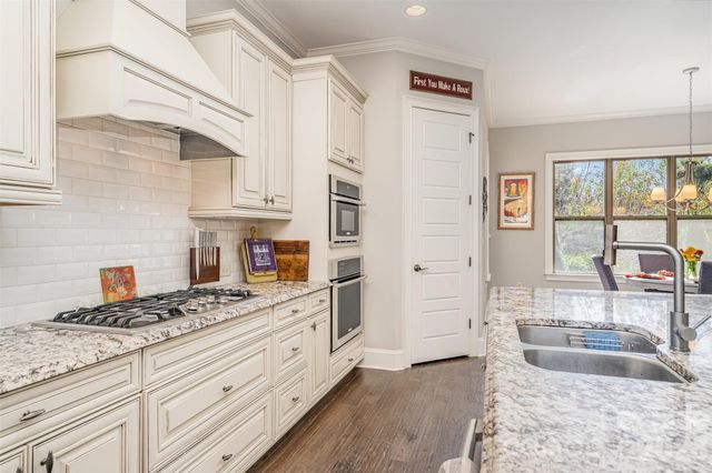 208 Pumpkin Seed Court, Matthews, NC 28104