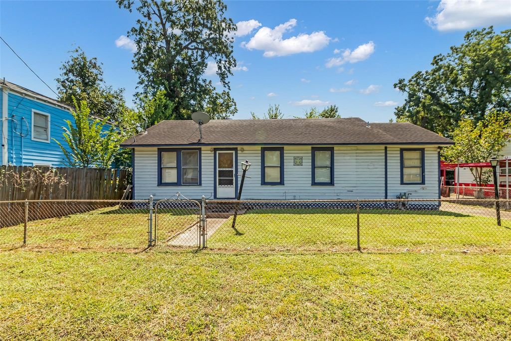 105 Oddo Street, Houston, TX 77022