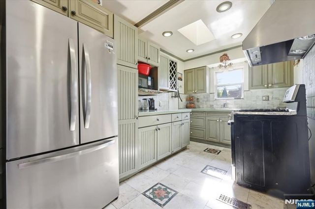 409 Tryon Avenue, Englewood, NJ 07631