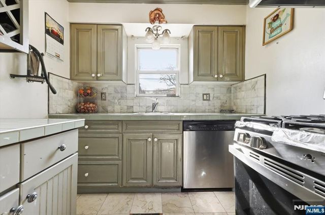 409 Tryon Avenue, Englewood, NJ 07631
