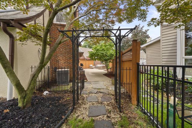 1872 Stanford Road, Columbus, OH 43212