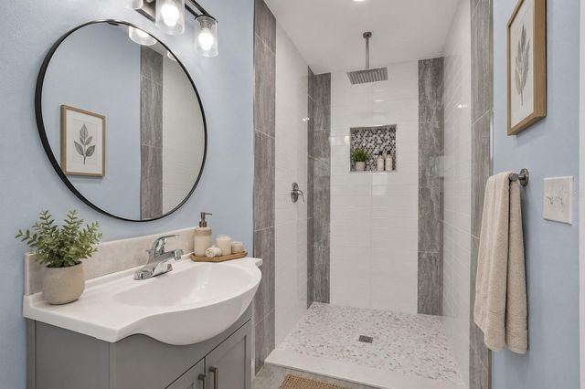 10405 N 22ND STREET, Tampa, FL 33612