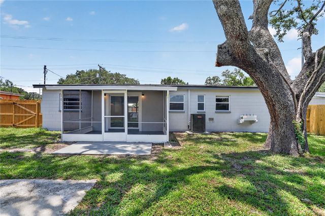 10405 N 22ND STREET, Tampa, FL 33612