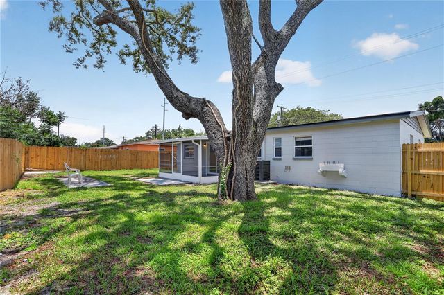 10405 N 22ND STREET, Tampa, FL 33612