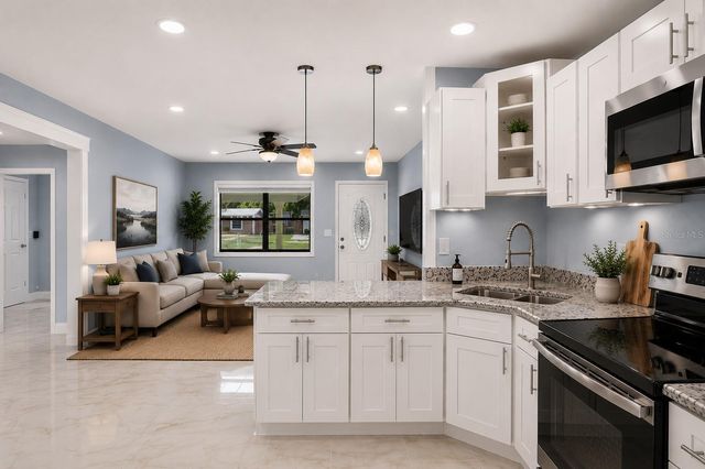 10405 N 22ND STREET, Tampa, FL 33612
