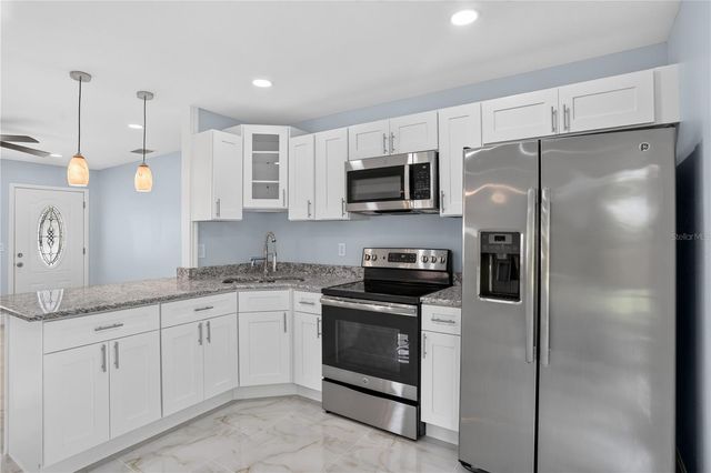 10405 N 22ND STREET, Tampa, FL 33612