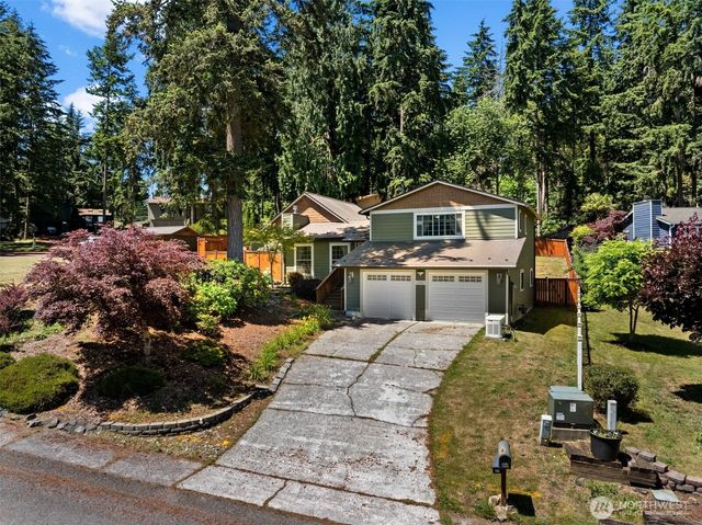 3963 Fischer Park Avenue NE, Bremerton, WA 98310