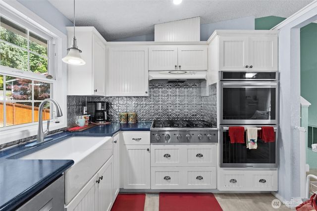 3963 Fischer Park Avenue NE, Bremerton, WA 98310