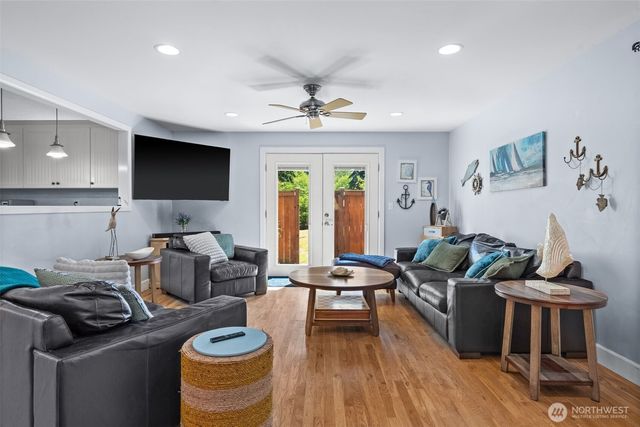 3963 Fischer Park Avenue NE, Bremerton, WA 98310