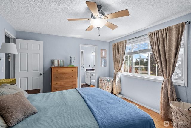 3963 Fischer Park Avenue NE, Bremerton, WA 98310