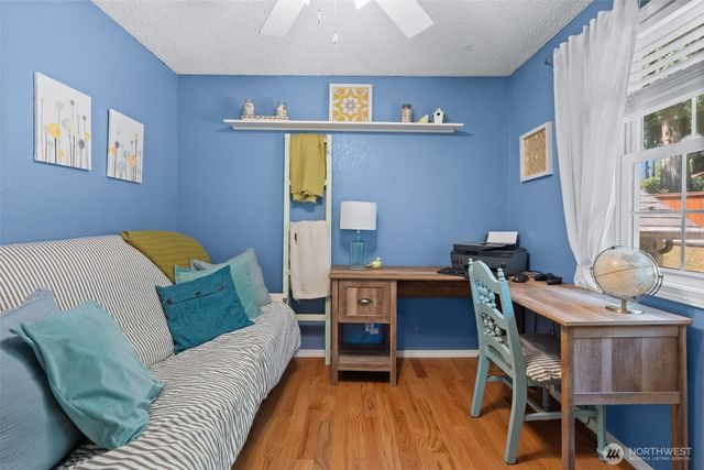 3963 Fischer Park Avenue NE, Bremerton, WA 98310
