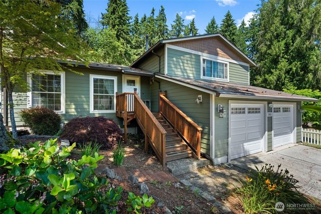 3963 Fischer Park Avenue NE, Bremerton, WA 98310