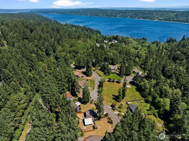 3963 Fischer Park Avenue NE, Bremerton, WA 98310