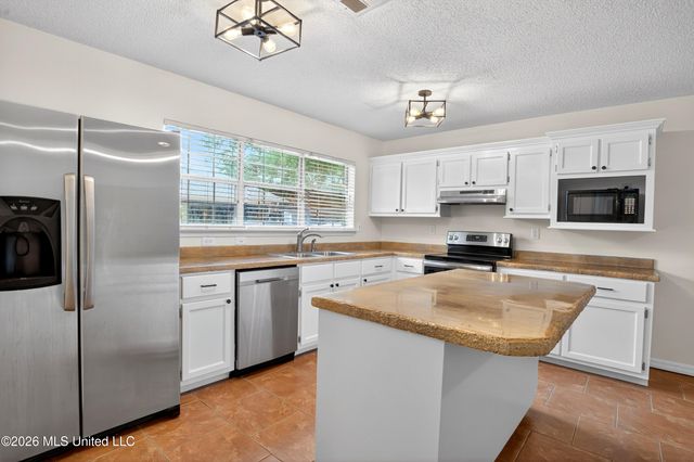 7832 Hilo Place, Diamondhead, MS 39525